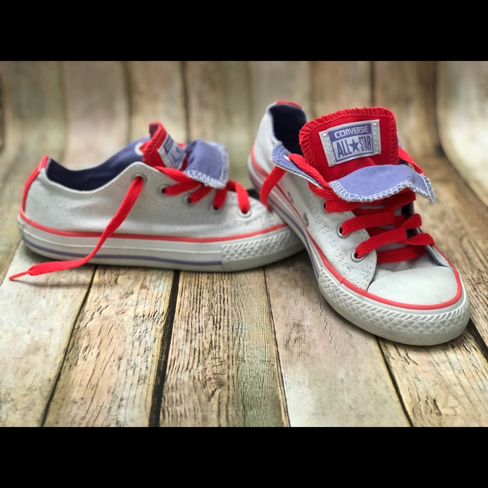 Juniors US size 1 Converse